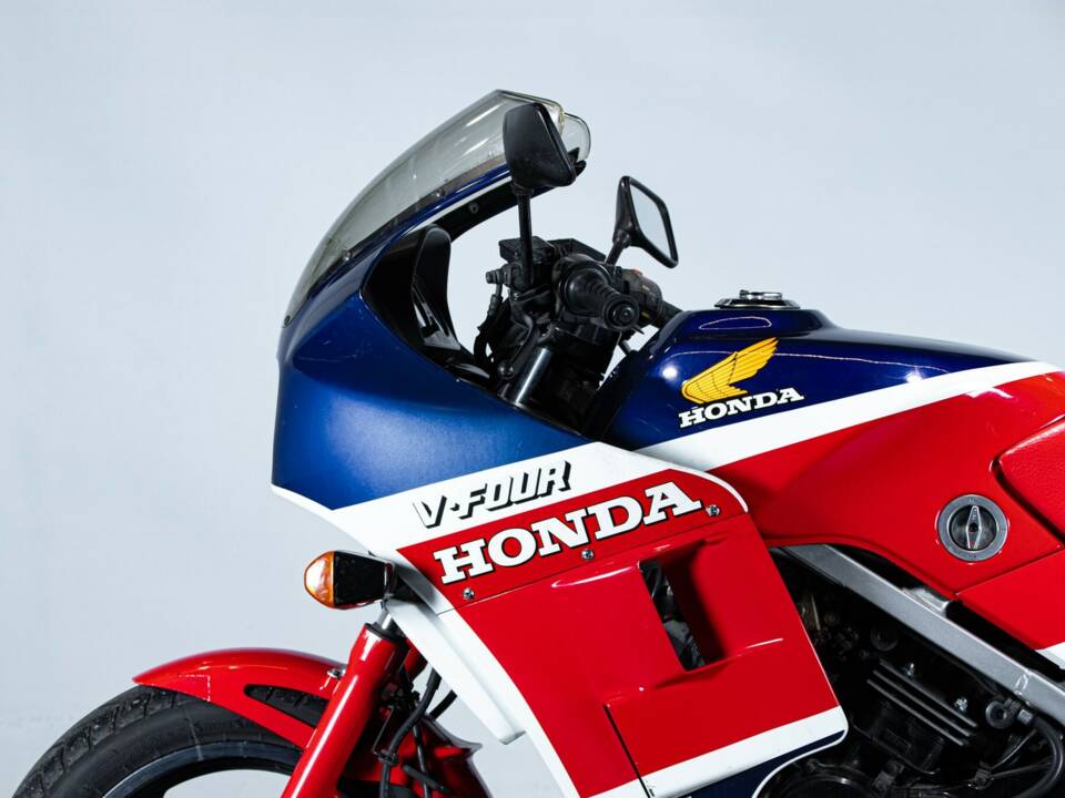 Immagine 27/50 di Honda VF 500 F (1986)