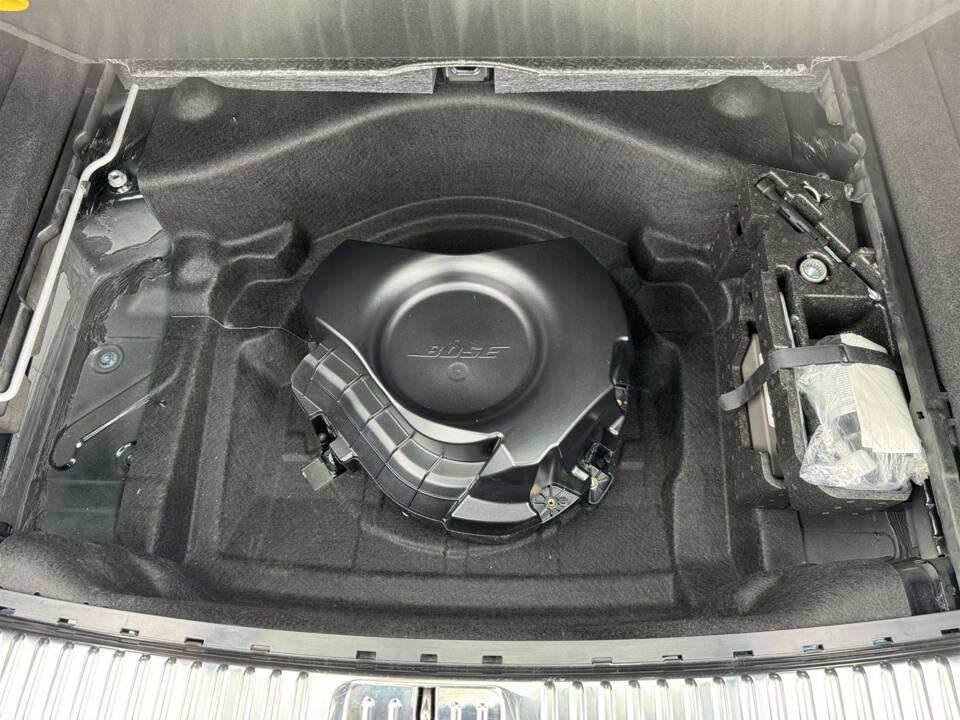 Bild 48/63 von Porsche Cayenne Turbo (2010)