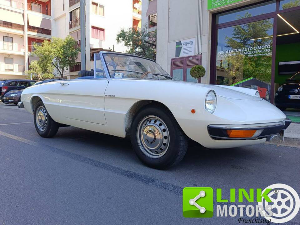 Image 9/10 de Alfa Romeo Spider 1600 Junior (1975)