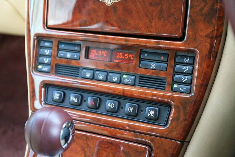 Image 38/50 of Bentley Arnage T 24 Mulliner (2002)