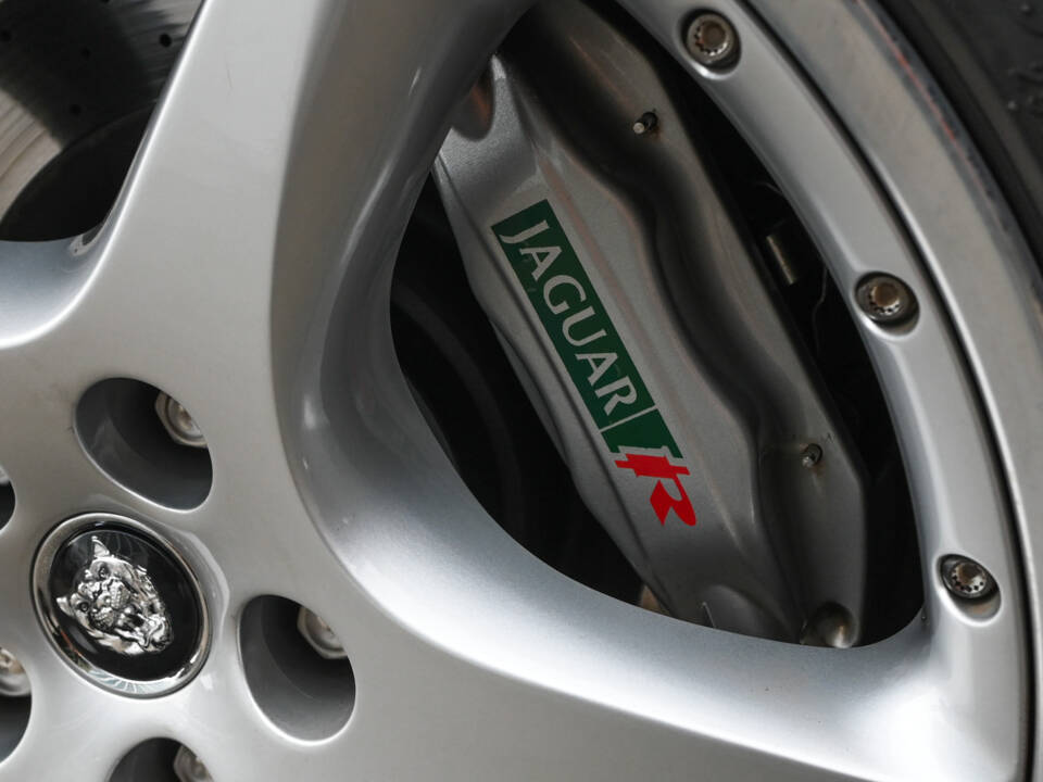 Image 18/51 of Jaguar XKR (2003)