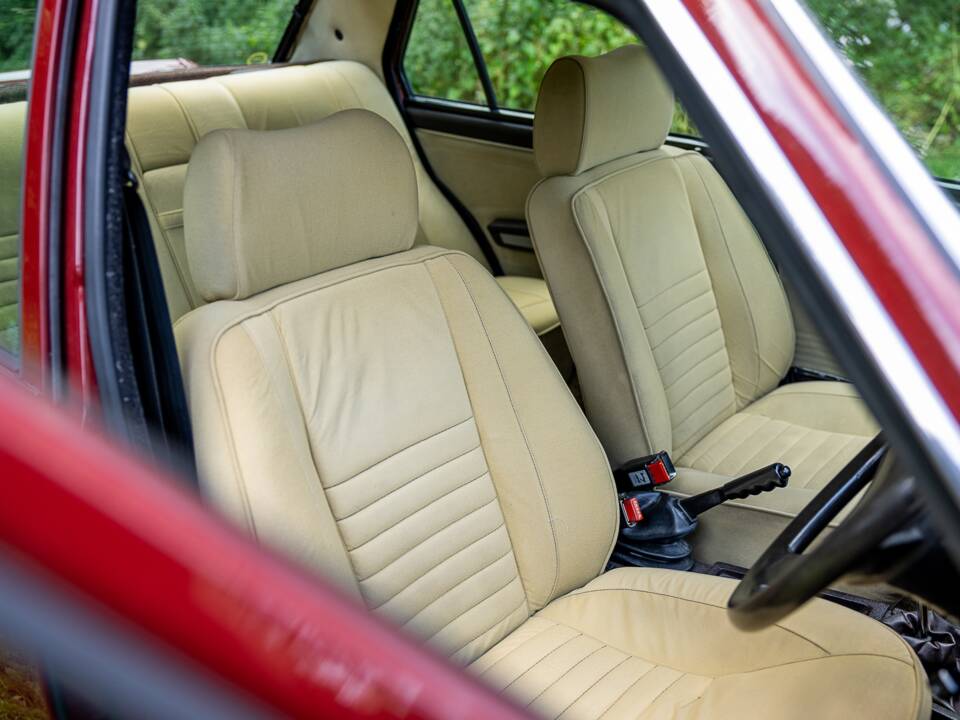 Bild 12/48 von Alfa Romeo Giulietta 2.0 (1981)