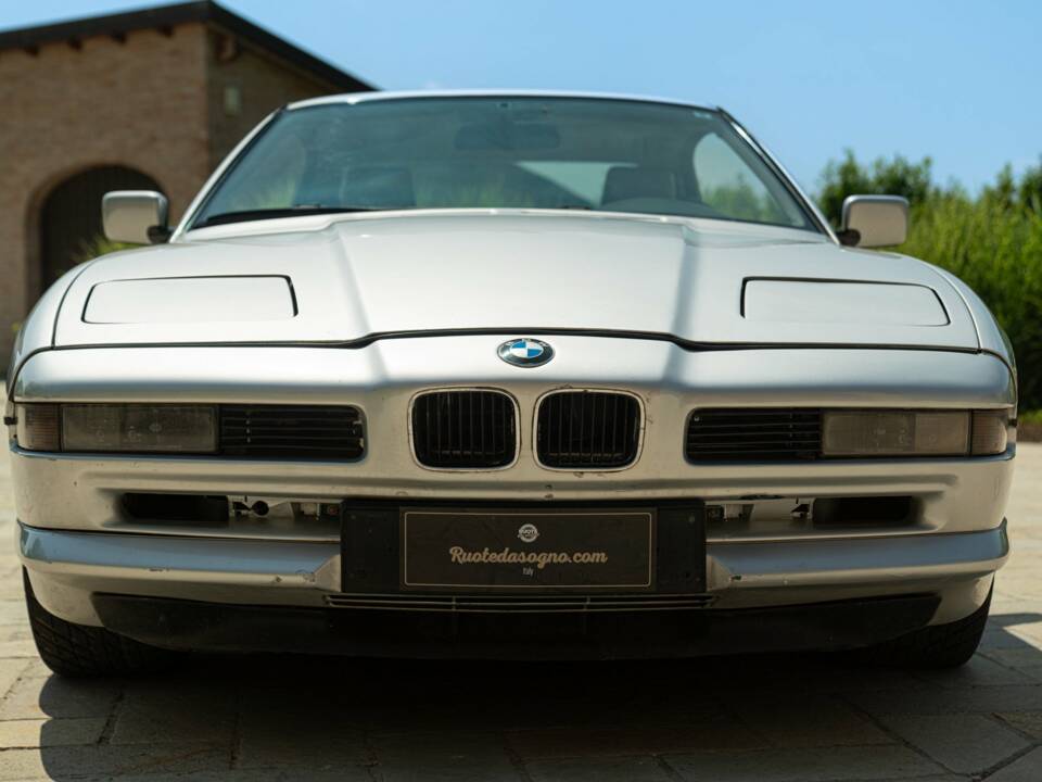 Image 12/50 de BMW 850i (1990)