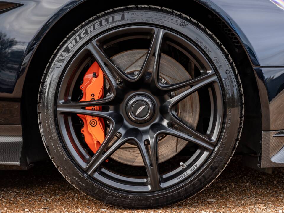 Image 10/65 of Aston Martin Vantage GT8 (2017)