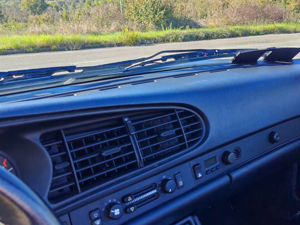 Immagine 43/49 di Porsche 944 S2 (1991)
