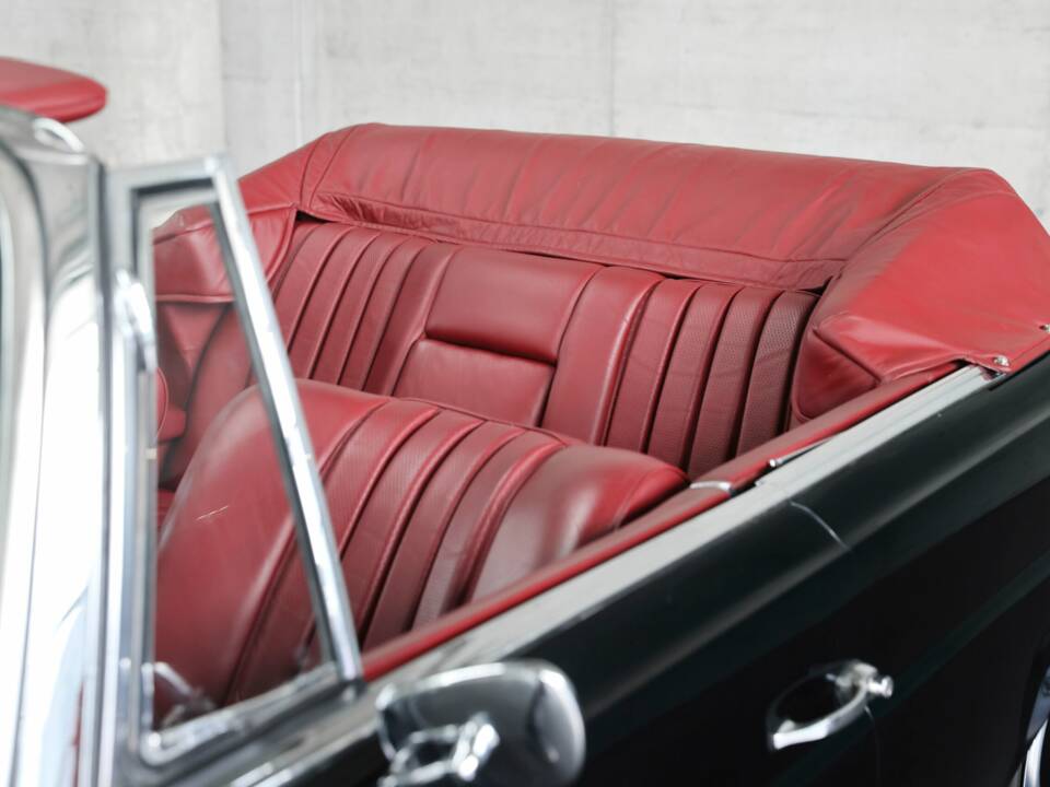 Image 24/50 of Mercedes-Benz 220 SE b (1962)
