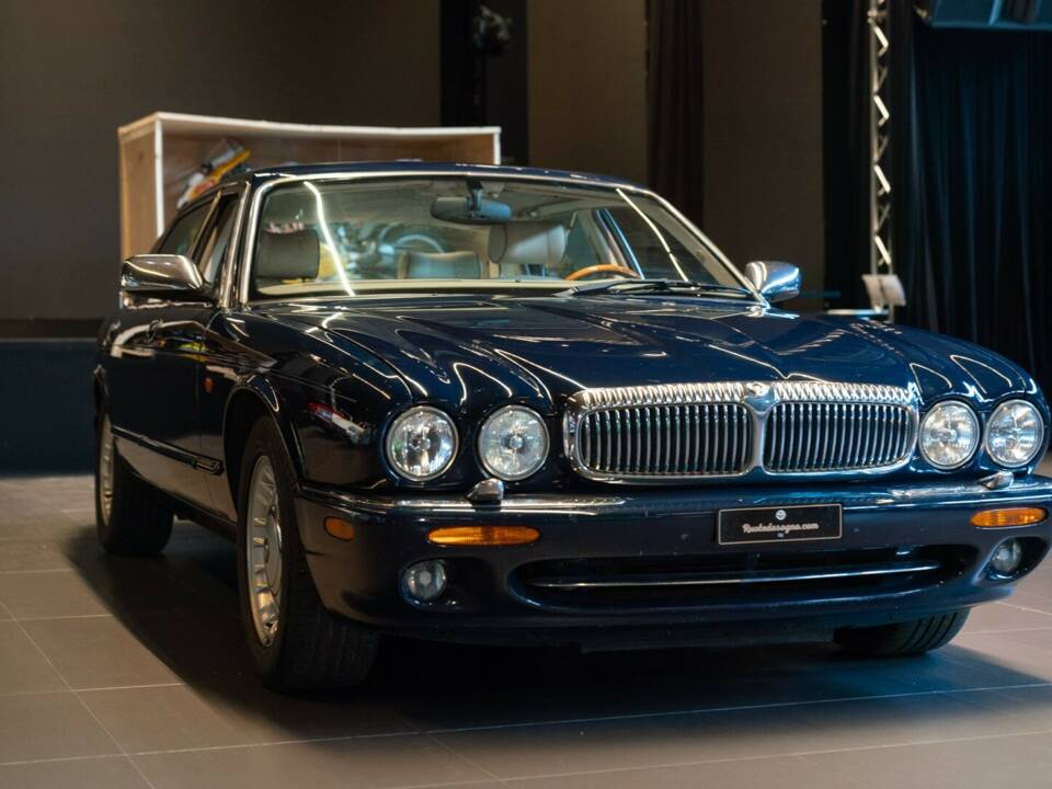 Bild 9/50 von Daimler Super V8 (1997)