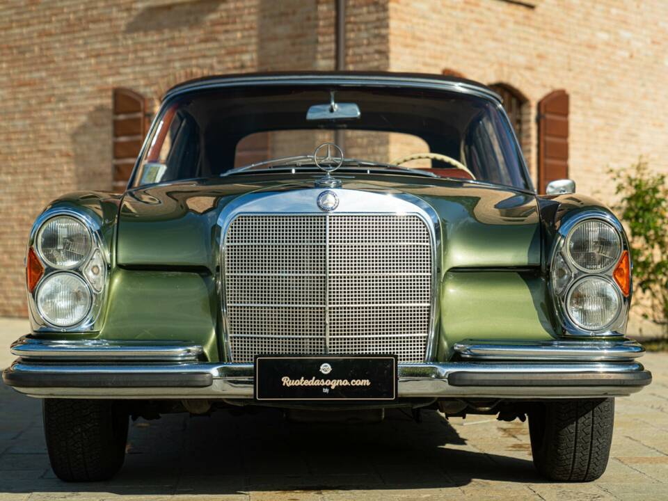 Image 17/50 of Mercedes-Benz 220 SE b (1964)