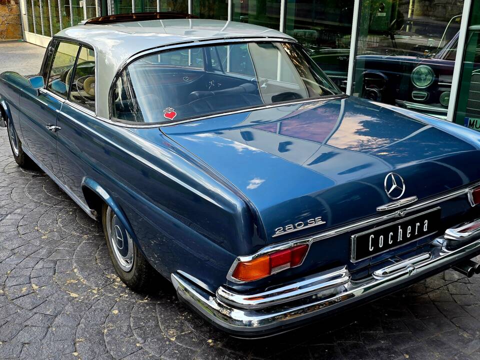 Image 4/34 of Mercedes-Benz 280 SE (1970)