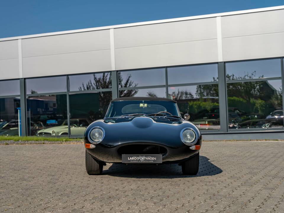 Image 2/32 de Jaguar Type E 3.8 (1961)