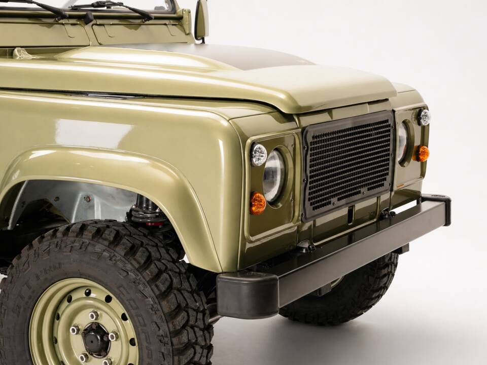 Bild 7/47 von Land Rover 90 (1990)