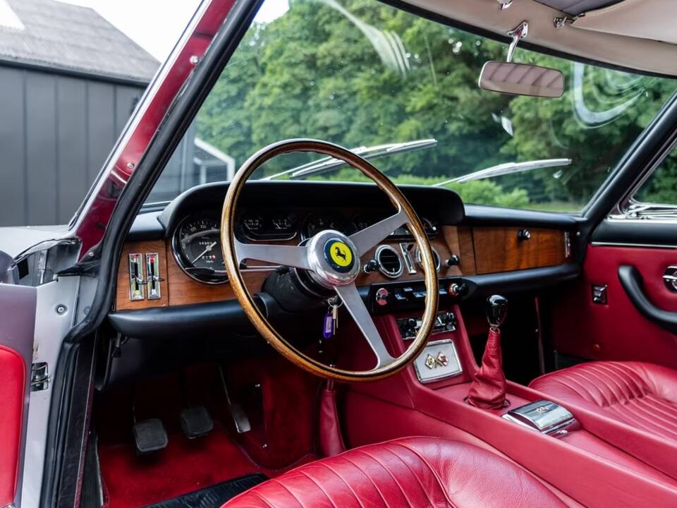 Afbeelding 10/15 van Ferrari 330 GT 2+2 (1965)