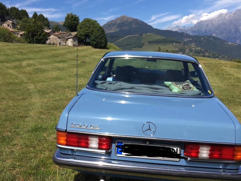 Bild 2/5 von Mercedes-Benz 230 CE (1982)