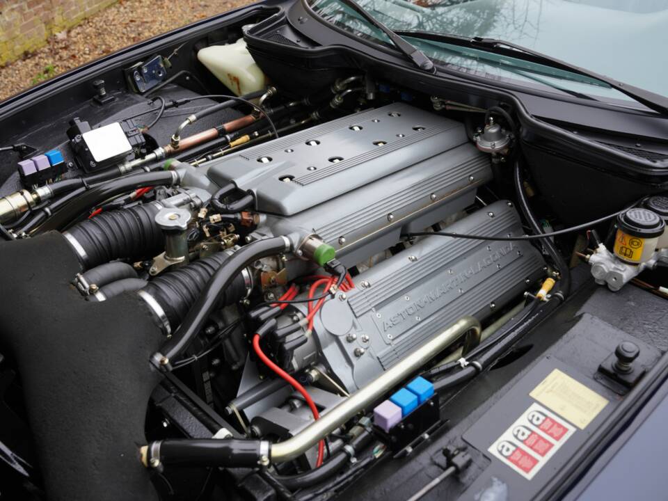 Image 42/50 of Aston Martin Virage Volante (1994)