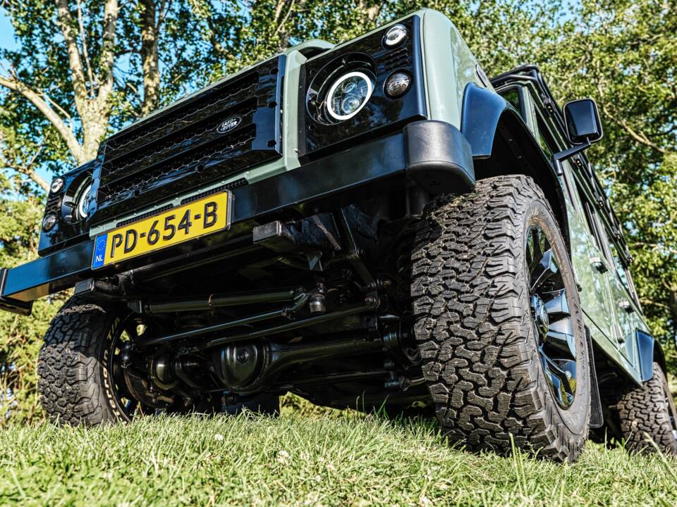 Bild 3/41 von Land Rover Defender 110 (2007)
