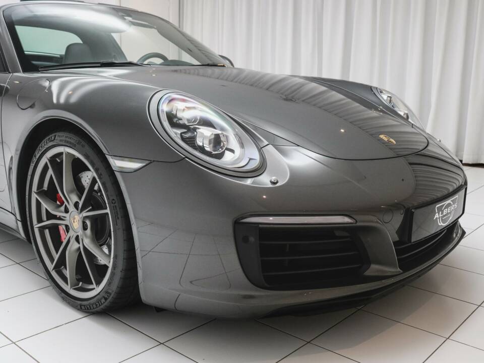 Image 14/20 of Porsche 911 Targa 4S (2016)