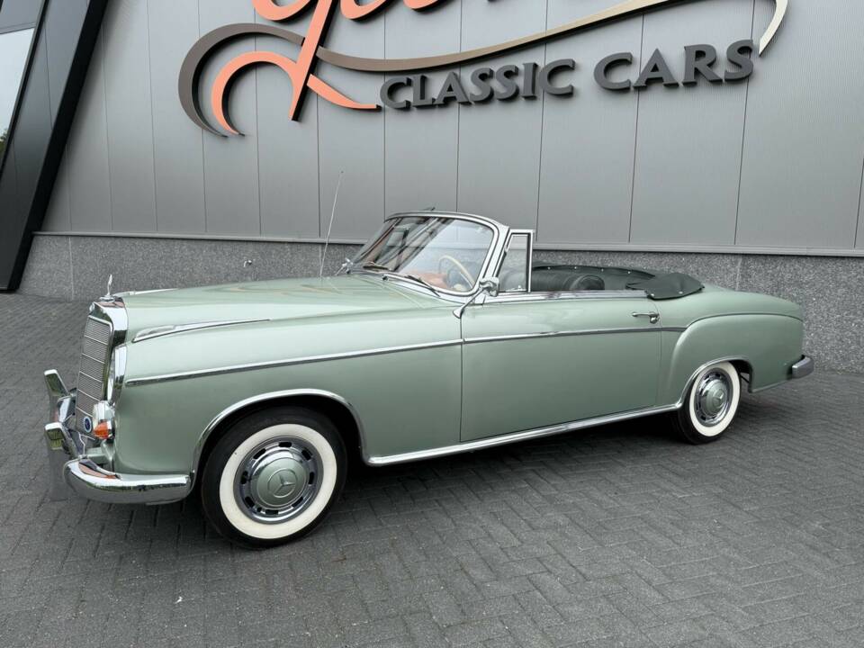 Image 21/50 of Mercedes-Benz 220 S Cabriolet (1958)