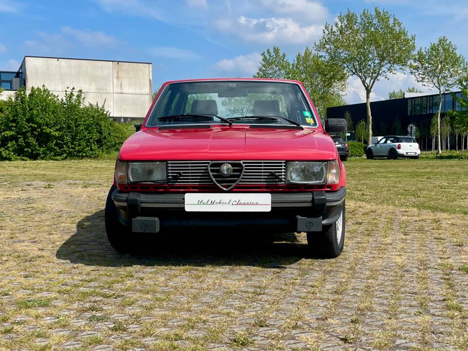 Afbeelding 3/20 van Alfa Romeo Giulietta 1.8 (1982)