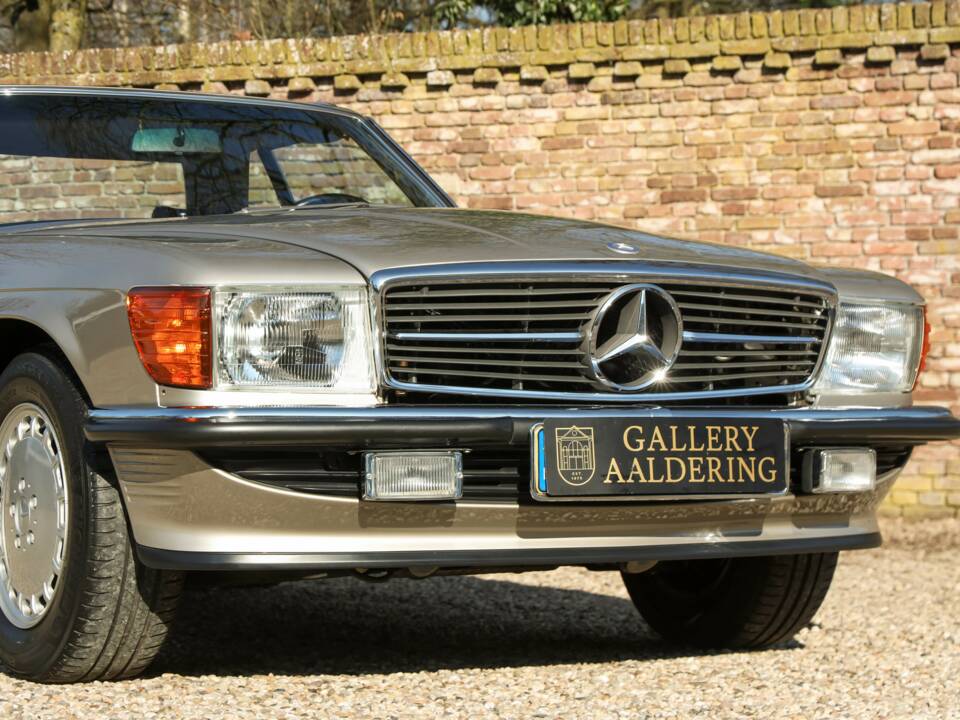 Bild 33/50 von Mercedes-Benz 560 SL (1987)