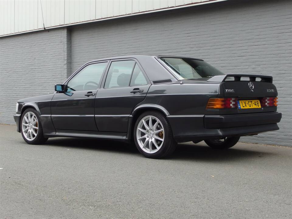 Immagine 4/98 di Mercedes-Benz 190 E 2.3-16 (1985)