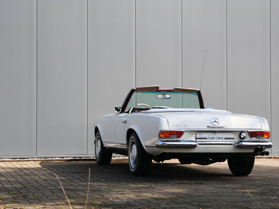 Image 28/56 de Mercedes-Benz 280 SL (1969)