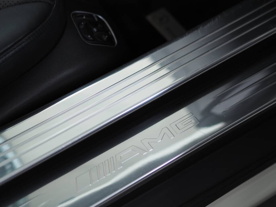 Immagine 46/49 di Mercedes-Benz SL 55 AMG (2006)