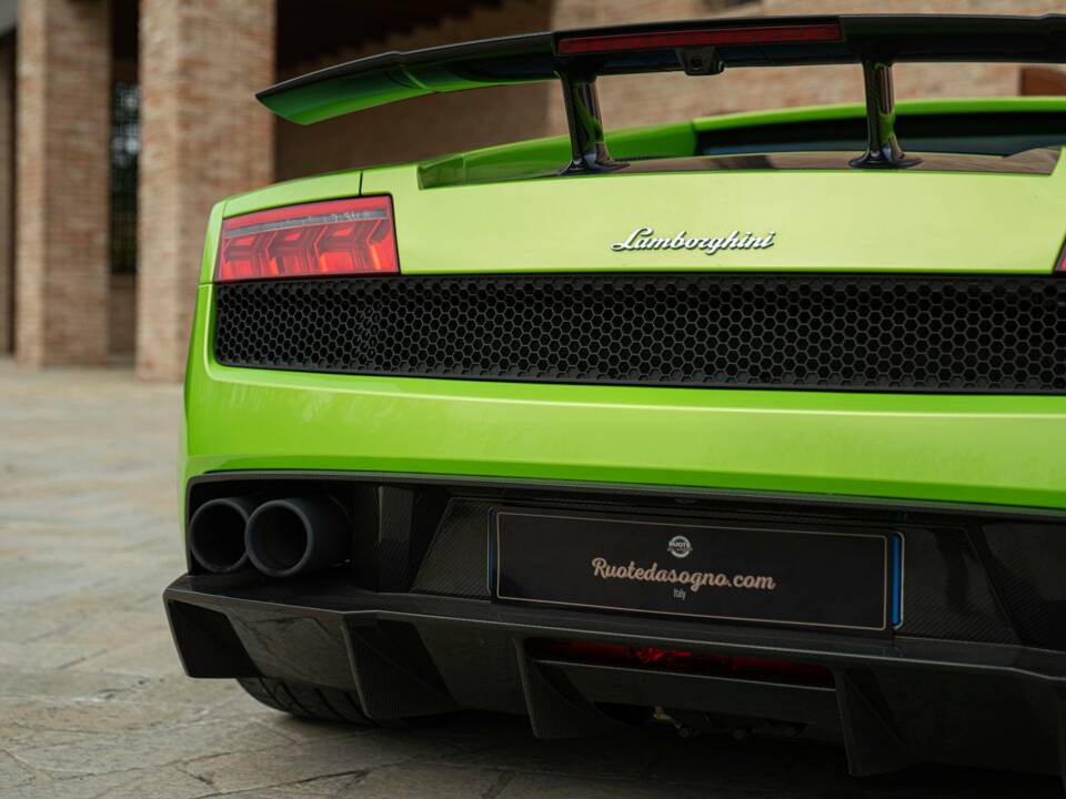 Image 36/50 of Lamborghini Gallardo LP 570-4 Superleggera (2011)