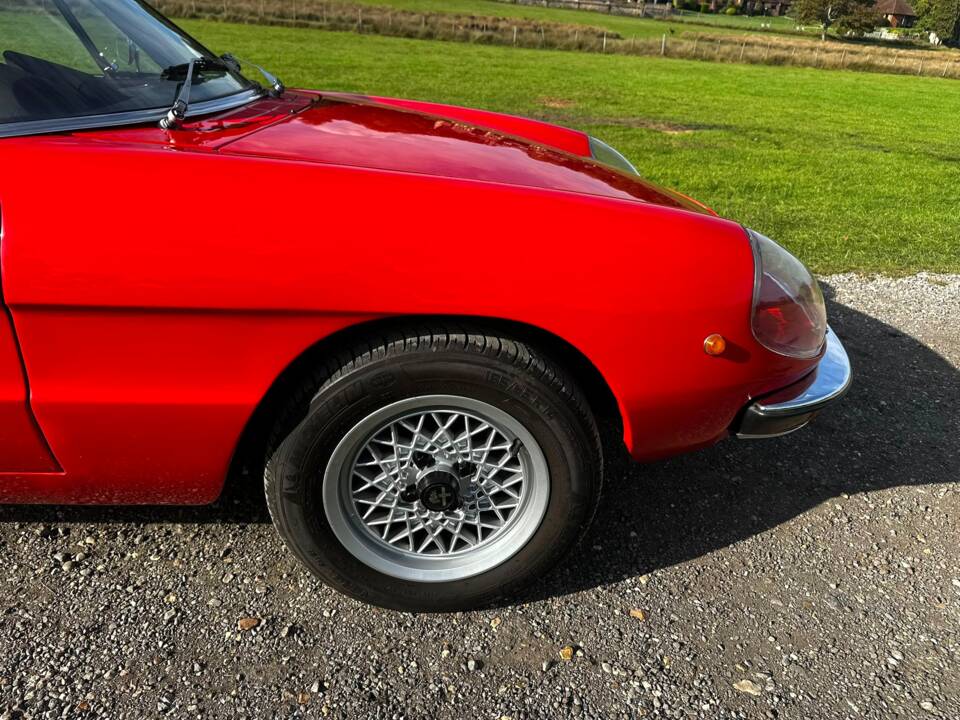Imagen 29/50 de Alfa Romeo 1750 Spider (1971)