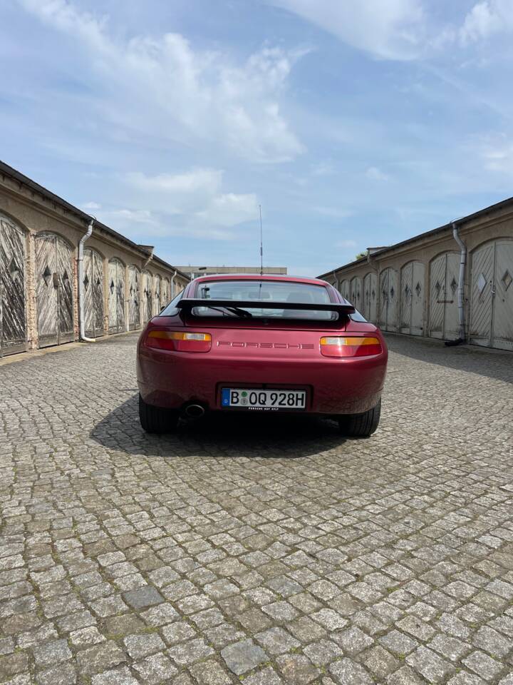 Image 9/11 de Porsche 928 S4 (1988)