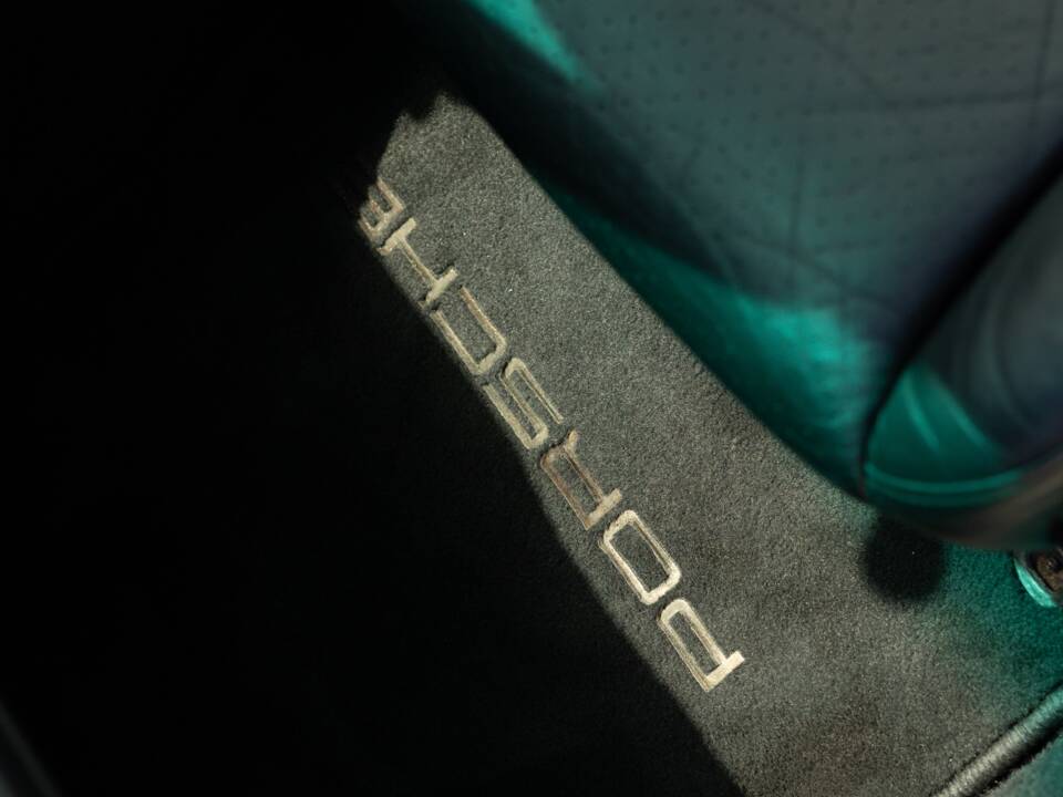 Image 39/46 de Porsche 911 Targa (1997)