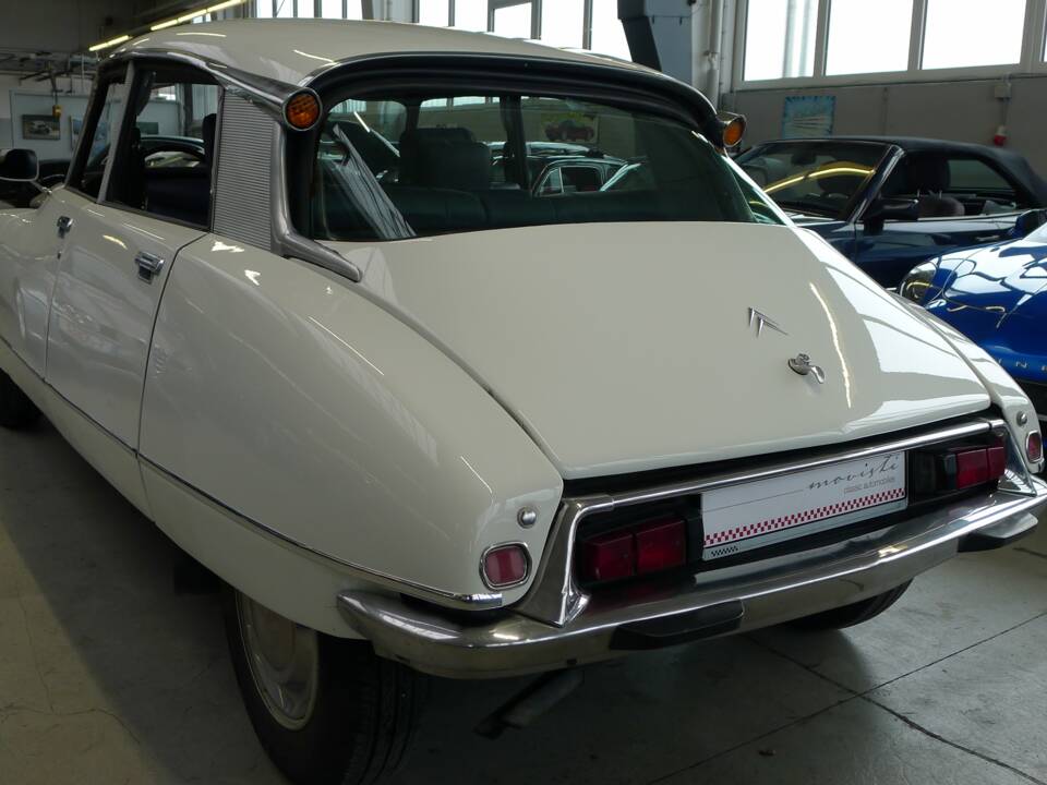 Bild 28/41 von Citroën D Super Familiale (1973)