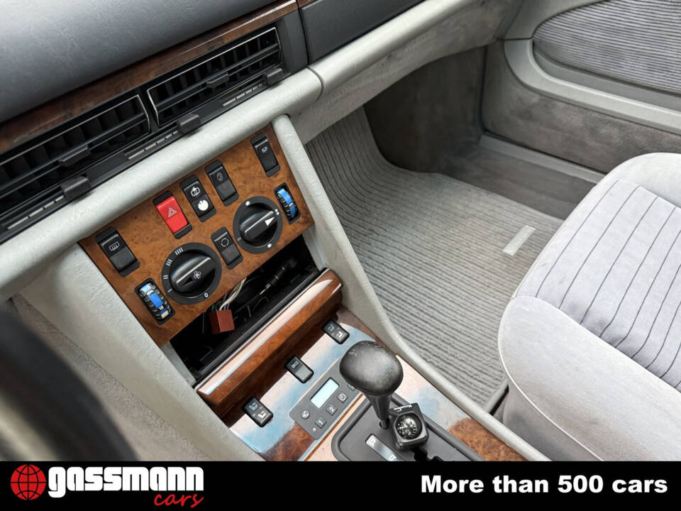 Bild 14/15 von Mercedes-Benz 560 SEC (1990)