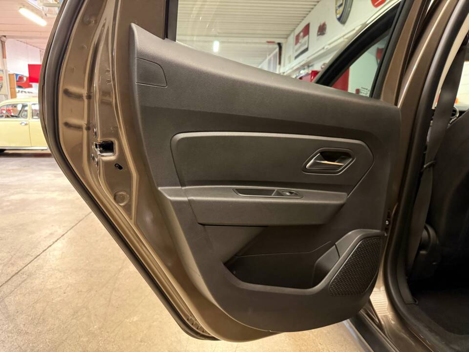 Bild 15/16 von Dacia Duster 1.6 (2018)