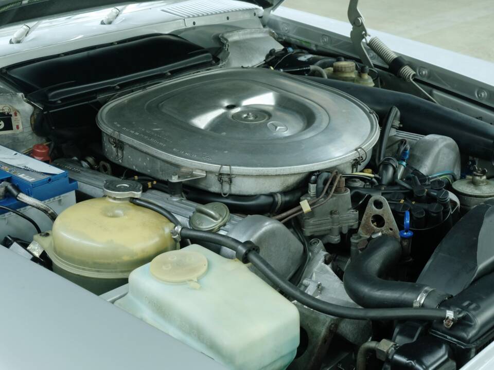 Image 48/50 de Mercedes-Benz 500 SLC (1981)
