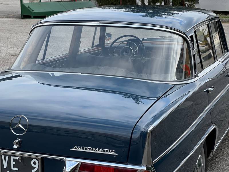 Imagen 9/27 de Mercedes-Benz 300 SE (1962)