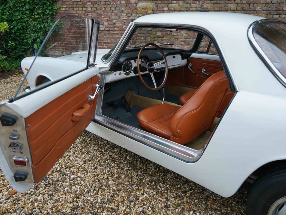 Image 18/50 of Lancia Flaminia GT 2.5 3C Touring (1964)
