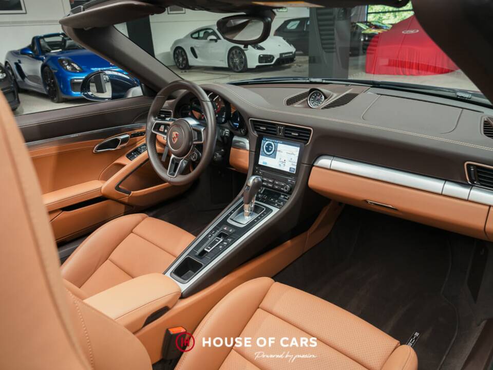 Immagine 17/25 di Porsche 911 Targa 4 (2016)