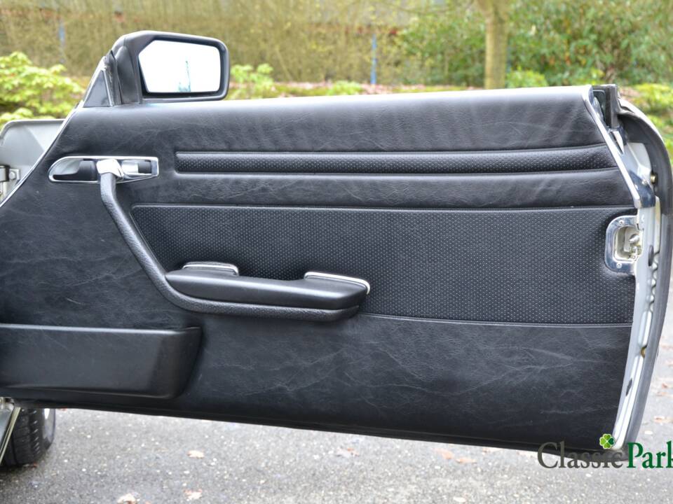 Image 37/50 of Mercedes-Benz 300 SL (1986)