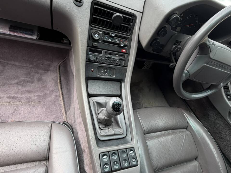 Image 26/43 of Porsche 928 GTS (1994)