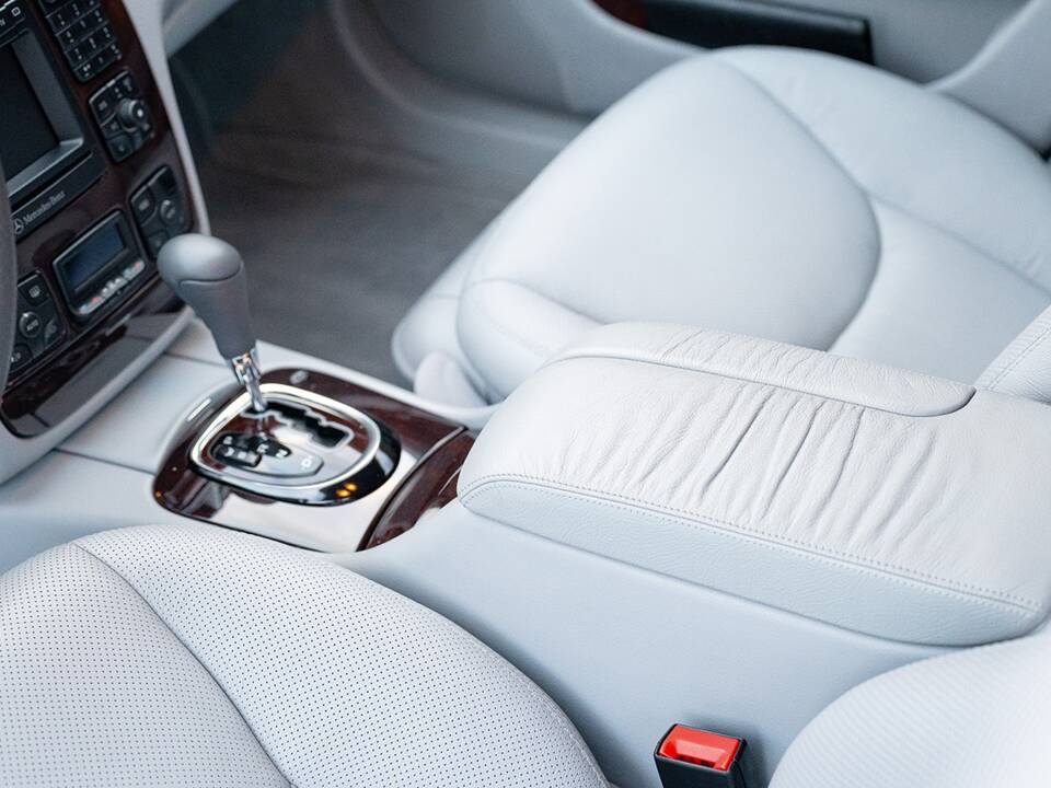 Image 19/45 of Mercedes-Benz S 55 AMG (2000)