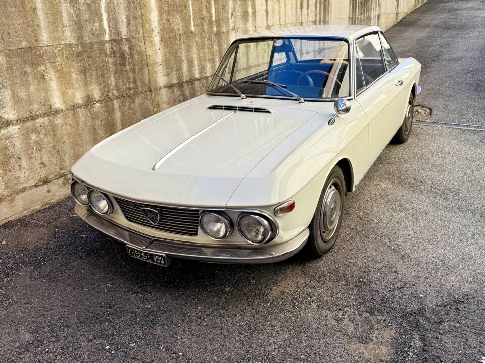 Image 4/23 de Lancia Fulvia Rallye 1.3 S (1970)