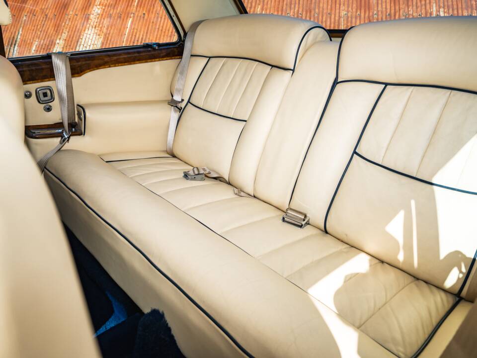 Image 7/15 of Rolls-Royce Silver Spur Park Ward (1969)