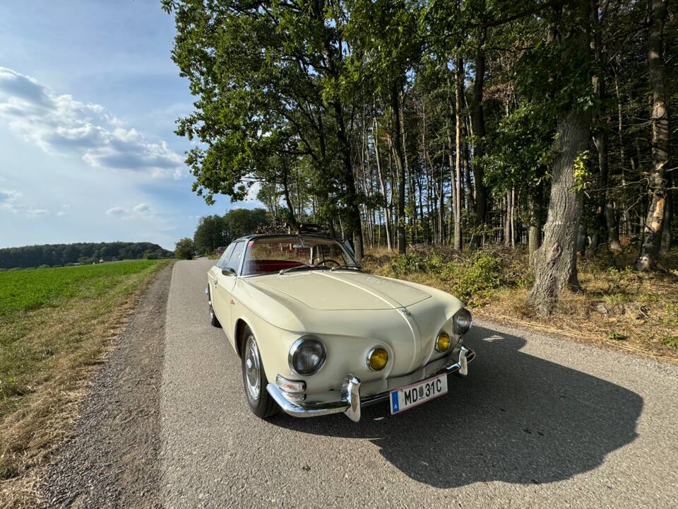 Image 22/45 of Volkswagen Karmann Ghia 1600 L (1966)