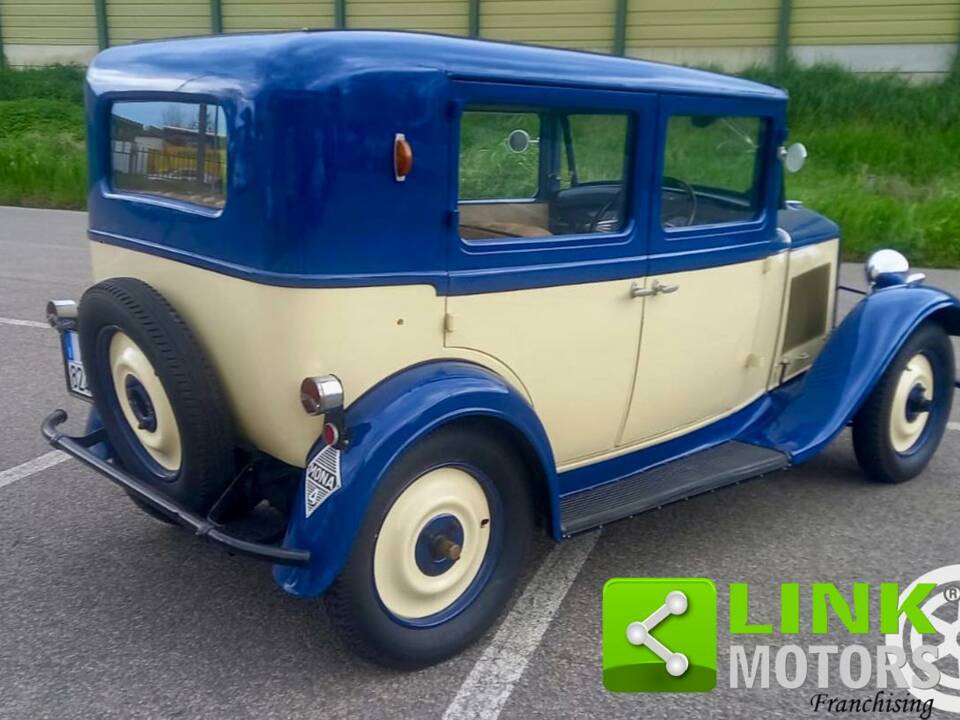 Image 7/10 of Renault Monaquatre (1932)