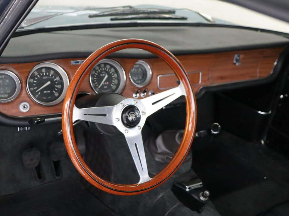 Immagine 4/50 di Alfa Romeo Giulia 1600 Sprint GT Veloce (1967)