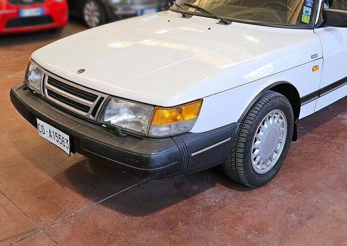 Bild 5/7 von Saab 900 2.0i 16V (1989)