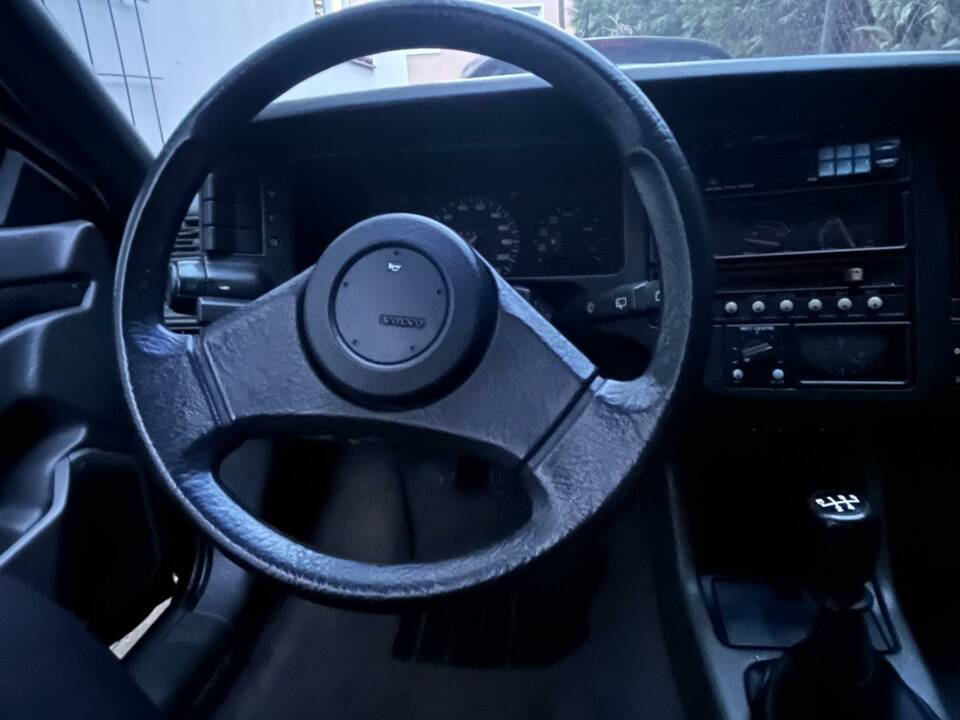 Bild 6/10 von Volvo 480 Turbo (1988)