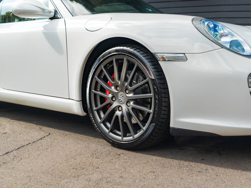 Image 38/41 of Porsche 911 Carrera S (2009)