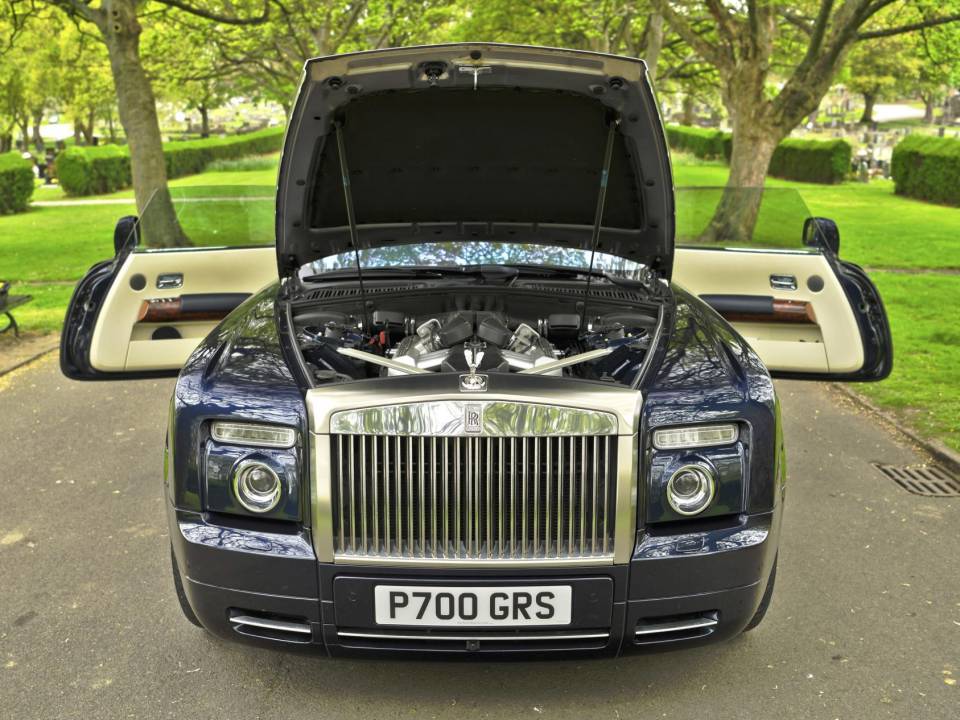 Image 15/50 of Rolls-Royce Phantom Coupé (2012)