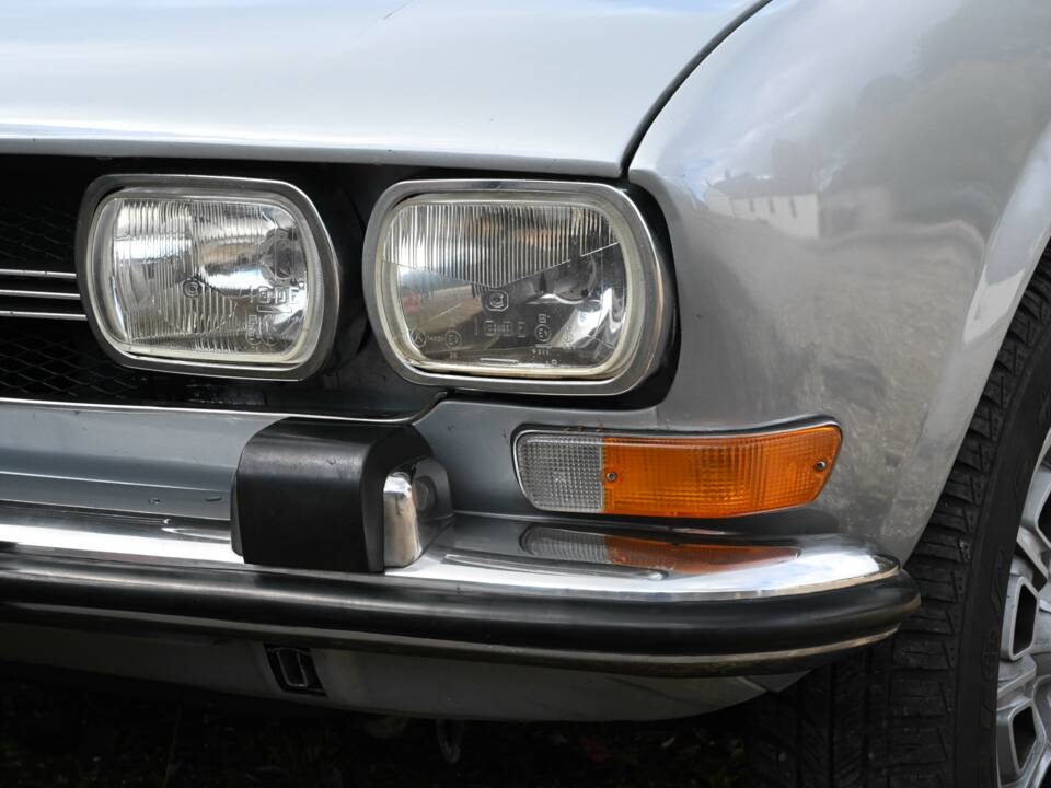 Image 31/50 of Peugeot 504 Coupé (1973)